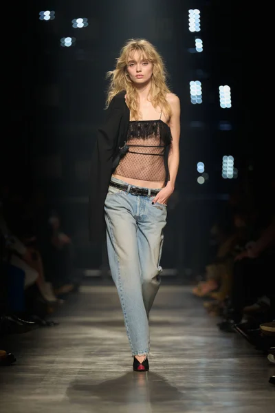 Look 48